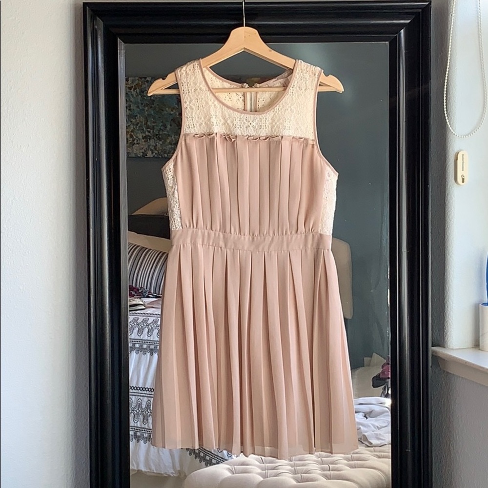 Mauve and Cream lace sleeveless dress